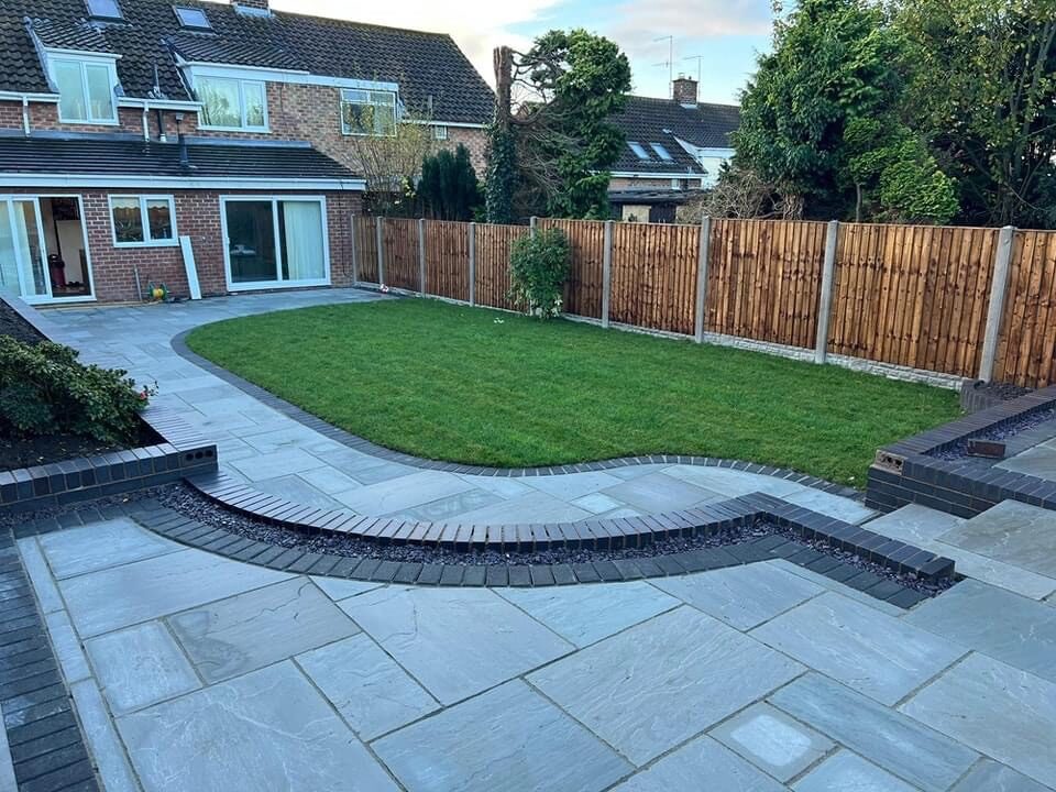 Finished garden with patio, lawn and new fencing